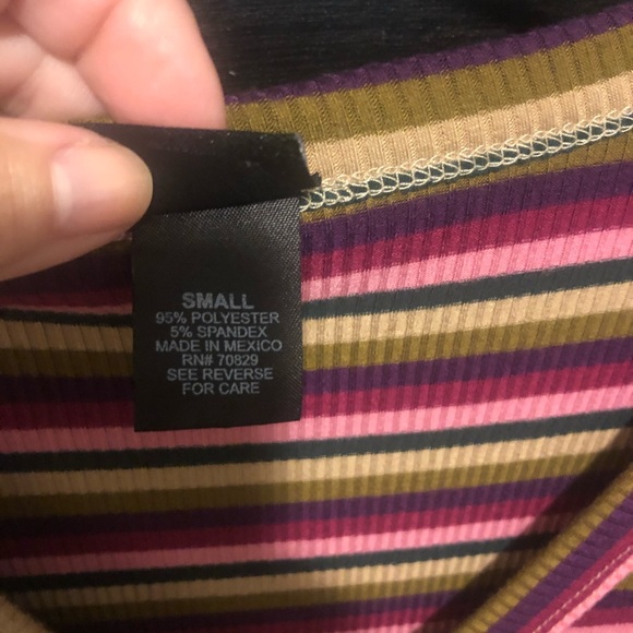 Strip button up shirt with knot/tie at bottom - Picture 3 of 4